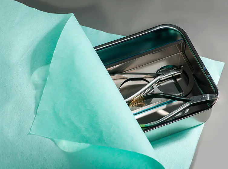 Ex productione ad clinic: munus medicinae crepentibus chartam in catena copia medicinae